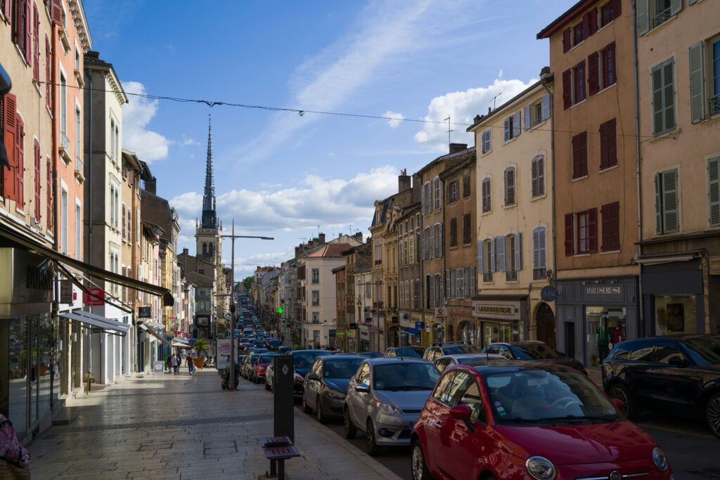 Taxi EDN à Villefranche-sur-Saône – trajets médicaux assis et transports privés dans le Beaujolais
